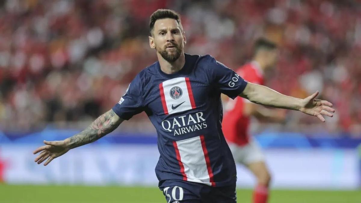 Leo Messi celebra un gol con el PSG en UEFA Champions League