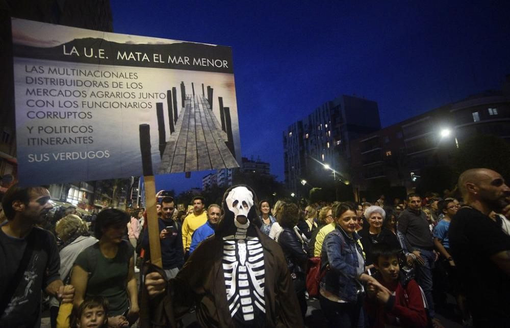 Manifestación en Cartagena: 55.000 personas claman por el Mar Menor (II)