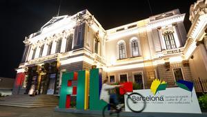 Letras de la Feria Internacional del Libro de Guadalajara en las afueras de la Rectoria de la Universidad de Guadalajara y del Paraninfo. Guadalajara, Jalisco. México, Jueves 27 de Noviembre del 2025.