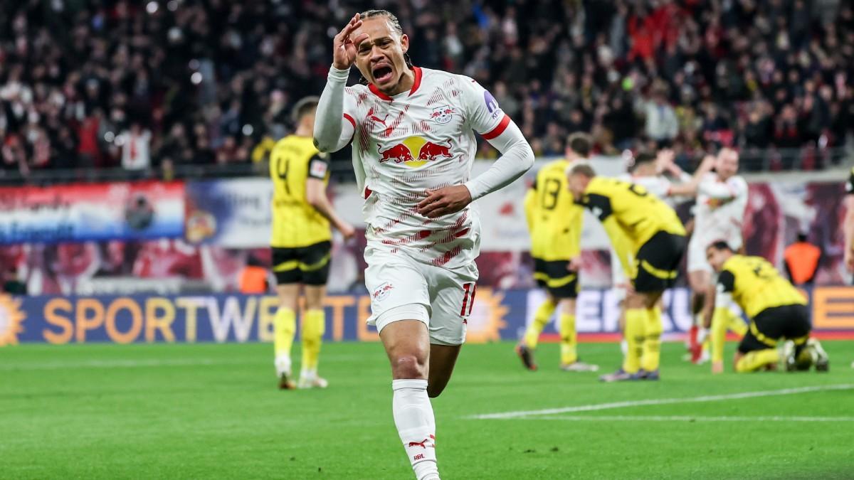 Xavi Simons celebra el primer gol del Leipzig ante el Dortmund