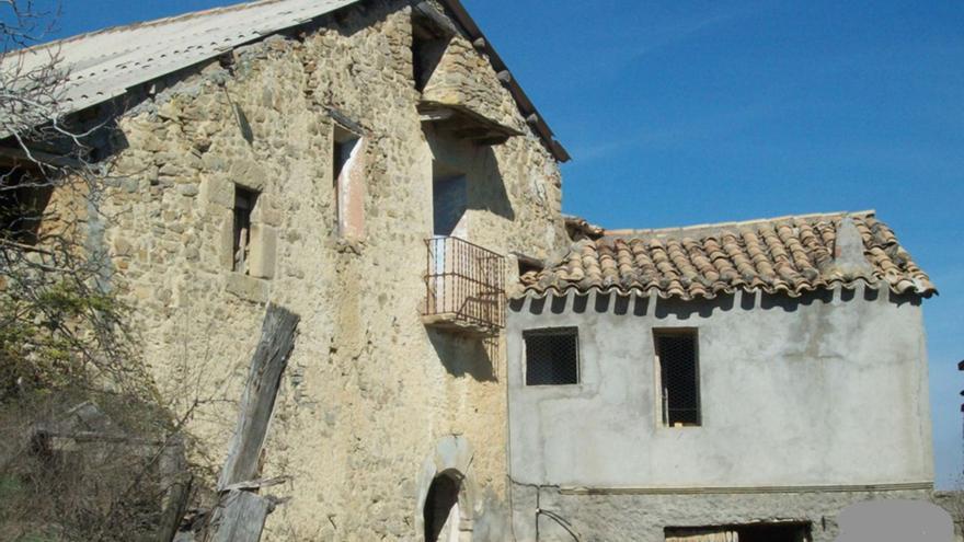 Una aldea por un millón de euros o un fortín por 300.000: Crece la venta de patrimonio abandonado en Aragón