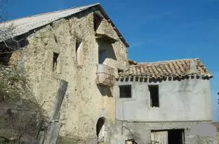 Una aldea por un millón de euros o un fortín por 300.000: Crece la venta de patrimonio abandonado en Aragón