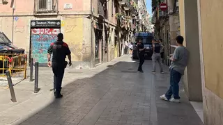 Detenidas 17 personas en el Raval de Barcelona por revender móviles robados