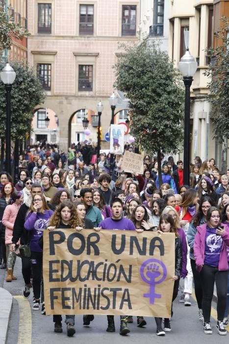 8-M en Asturias: Concentración feminista en la plaza mayor de Gijón