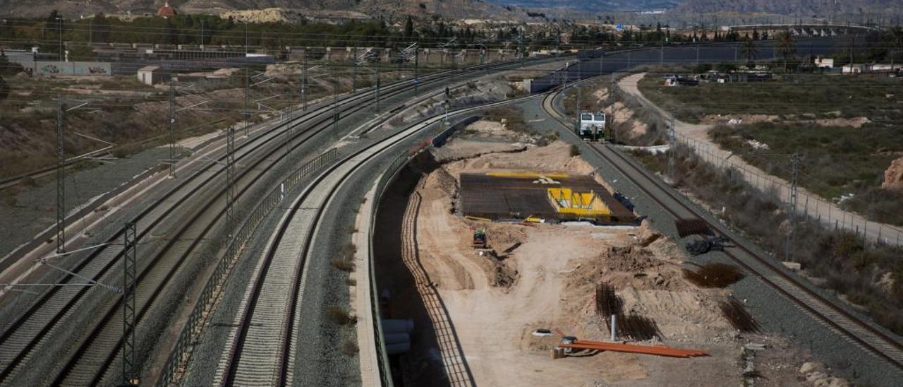 El Ayuntamiento y los vecinos exigen al Consell cuatro carriles en el tramo final de la Vía Parque