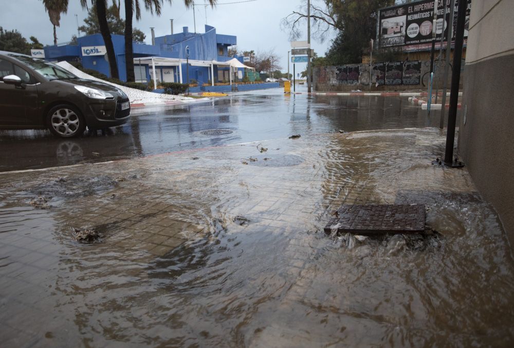 Calles inundadas junto al paseo marítimo del Port de Sagunt