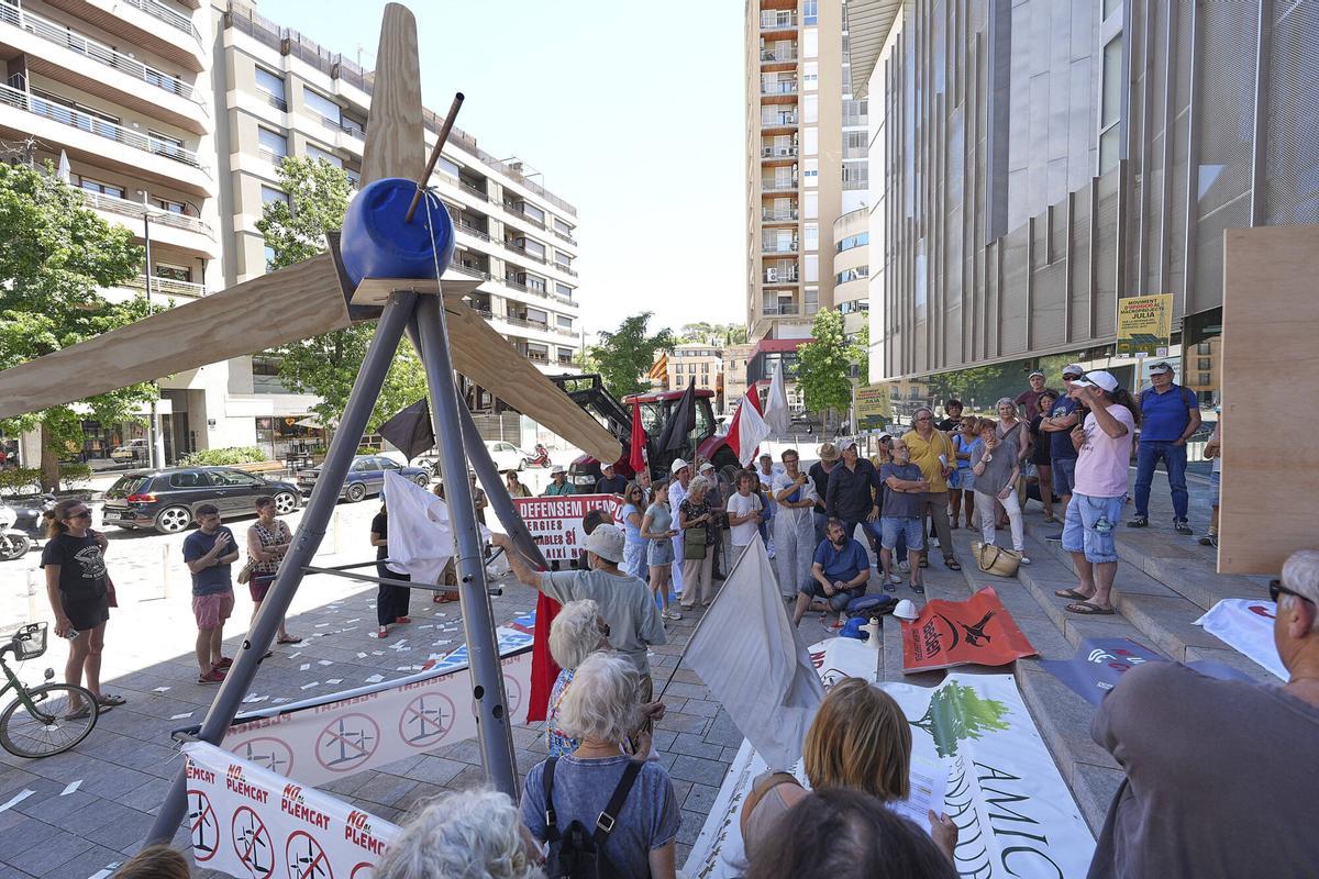 Les imatges de la protesta contra els Macroprojectes energètics