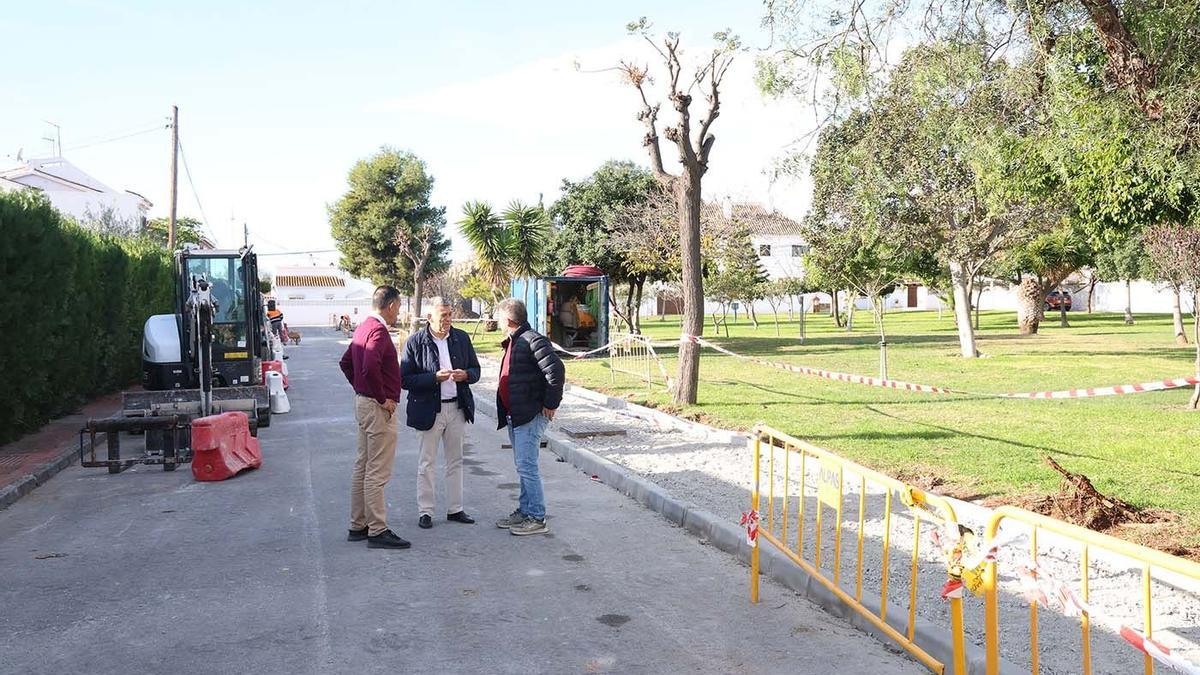 Obras en calle Guadiamar de San Pedro Alcántara