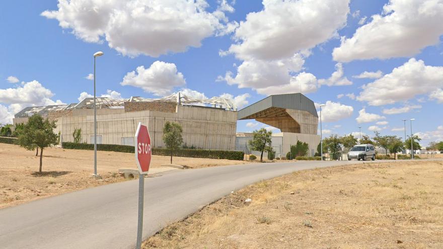 Aparece el cadáver calcinado de una mujer indigente junto a la plaza de toros de Llerena