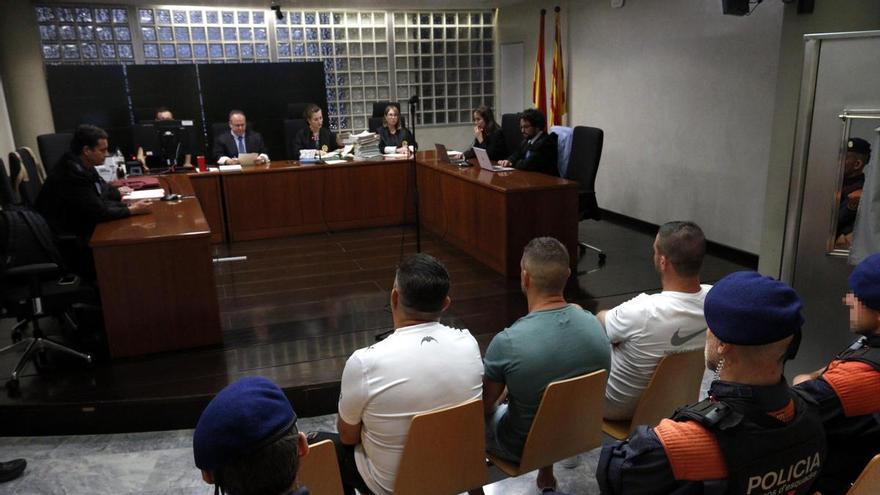 Condemnats tres atracadors a poc més de 4 anys de presó per robar 115.000 euros d'un banc d'Oliana