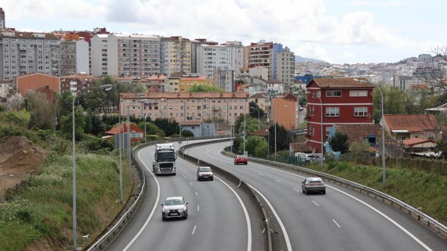 La AP-9 en el acceso a Vigo a la altura de Teis.