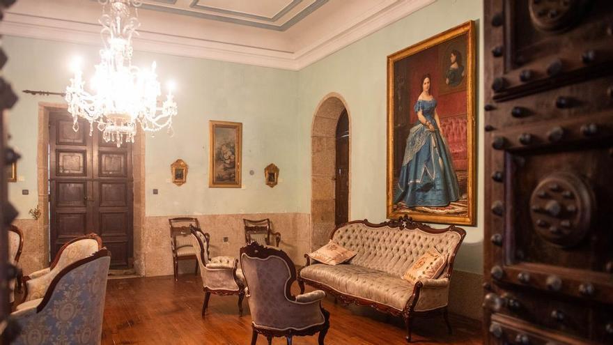 Primera visita al pazo de Meirás tras retirar los Franco sus bienes: «Hoy es un día triste»