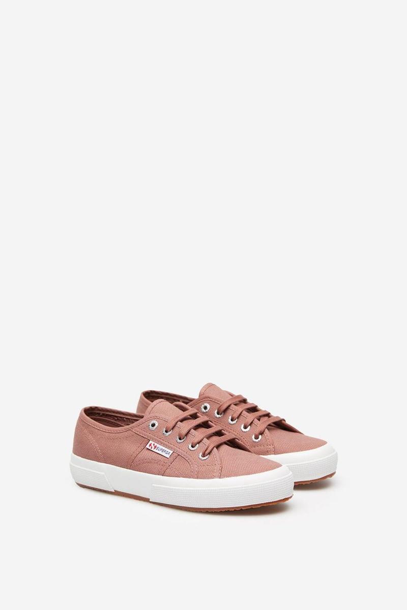 Zapatilas Superga rosas (Precio: 60 euros)