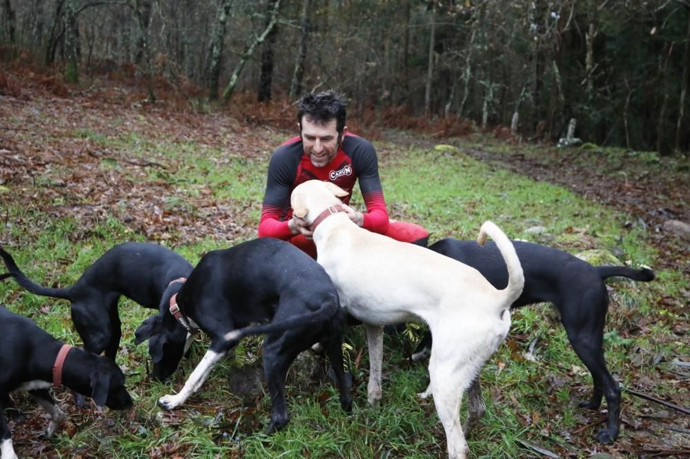 En los últimos años, el gran atleta se ha volcado en el canicross, donde corredor y perro han de competir como uno solo. // FdV