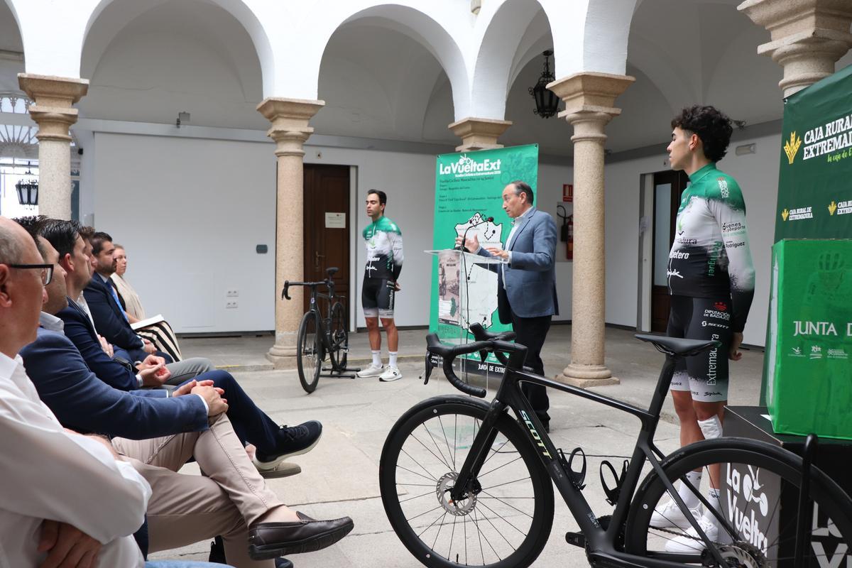 Fotogalería | Presentación de la Vuelta a Extremadura y los perfiles de las 3 etapas