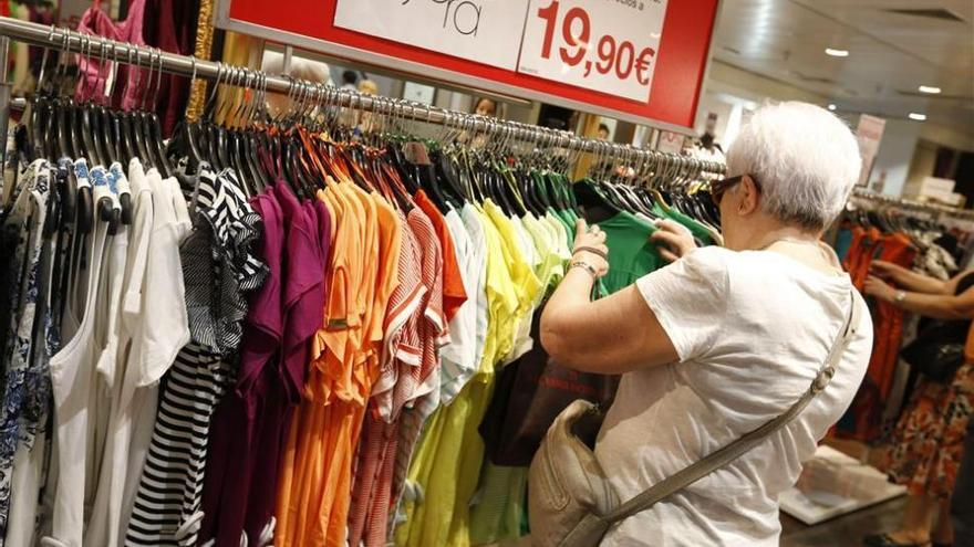 Las rebajas de verano generarán 800 empleas en Extremadura