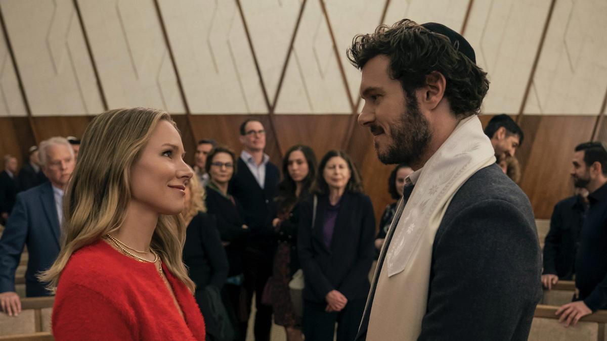 Kristen Bell (Joanne) y Adam Brody (Noah) en 'Nadie quiere esto'.
