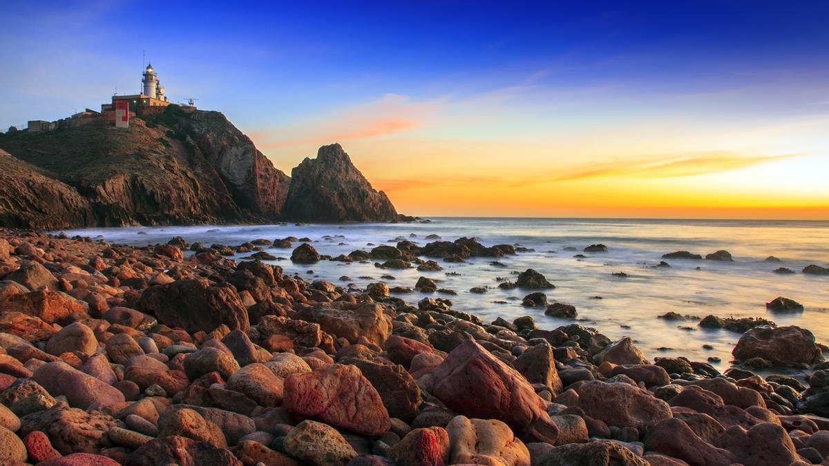 Una ciudad a orillas del Mediterráneo que presume de ser la más feliz de España.