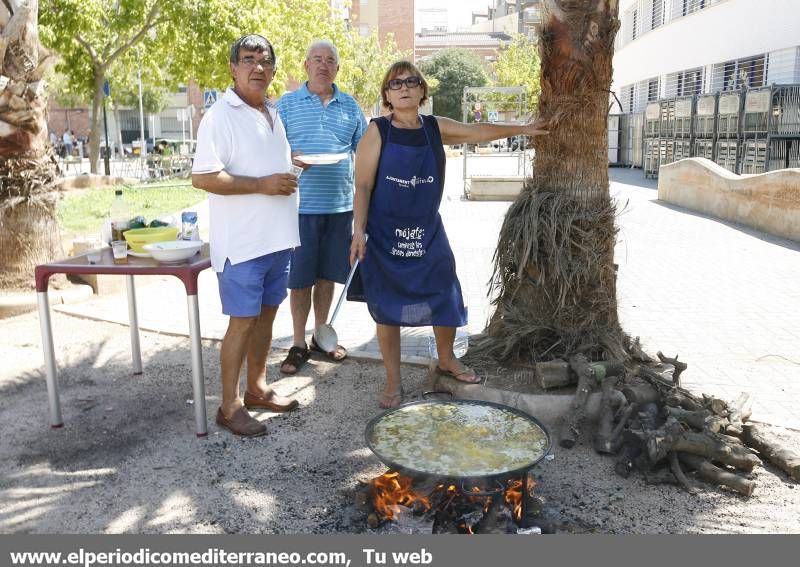 GALERÍA DE FOTOS - Fiestas en el Barrio del Serrallo. Dia de Paellas