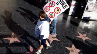 Un acuerdo entre trabajadores y estudios evita la huelga en Hollywood