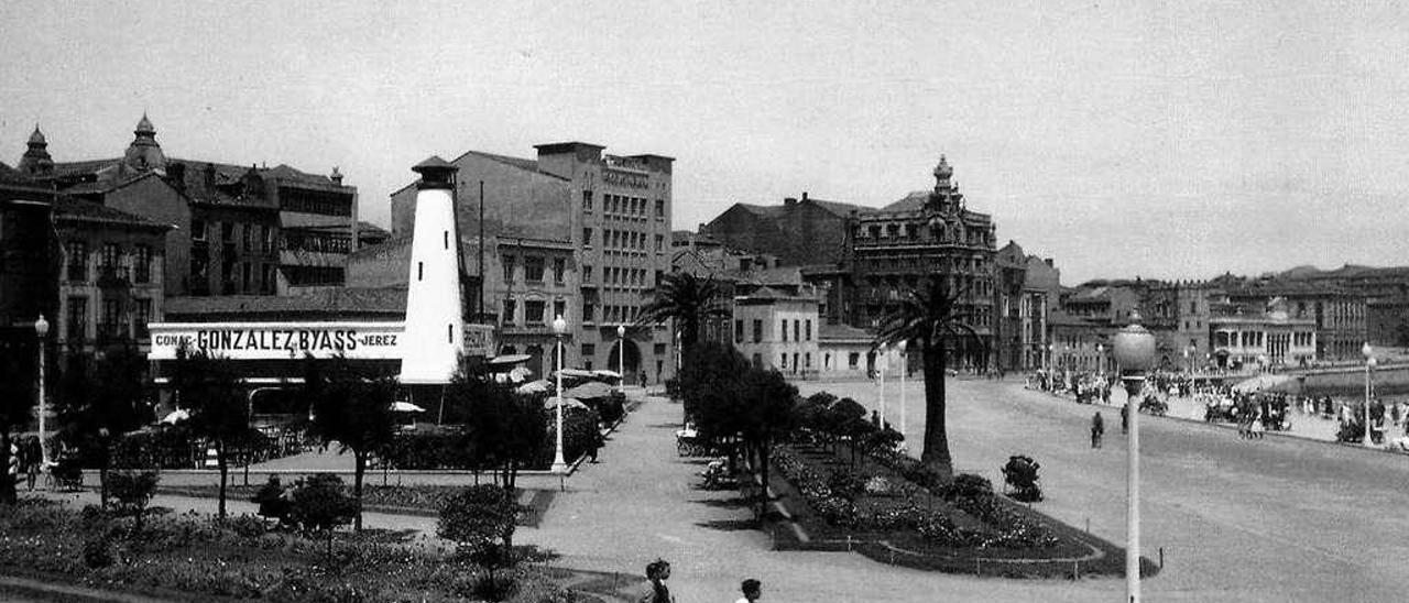 Aspecto del &quot;Náutico&quot; y el bar de construcción marinera que fue derruido.