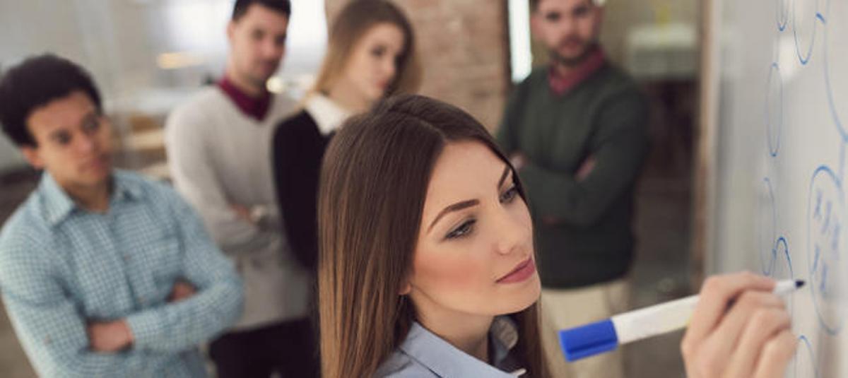 Las universitarias tienen mejor rendimiento académico que sus compañeros