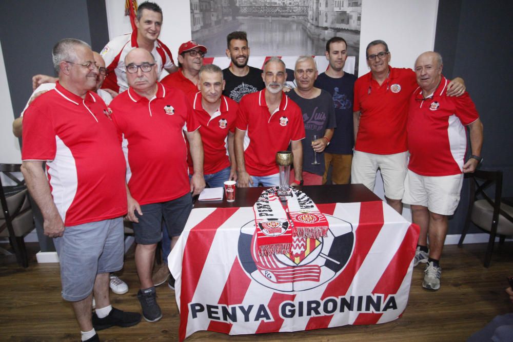 Stuani va rebre un homenatge per part de la Penya Gironina