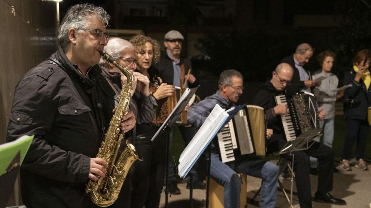 Una setantena de persones celebren 5 anys de «Música per la llibertat» | ALEX GUERRERO