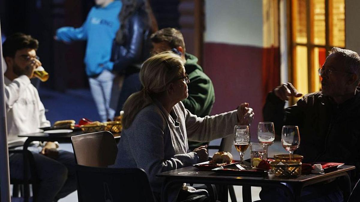 Sabadell anuncia un augment de vigilància nocturna al seu centre arran de queixes veïnals Sabadell anuncia un augment de vigilància nocturna al seu centre arran de queixes veïnals