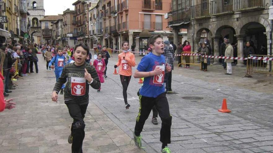 Los centros educativos de la ciudad celebran el Día de la Paz con una carrera solidaria