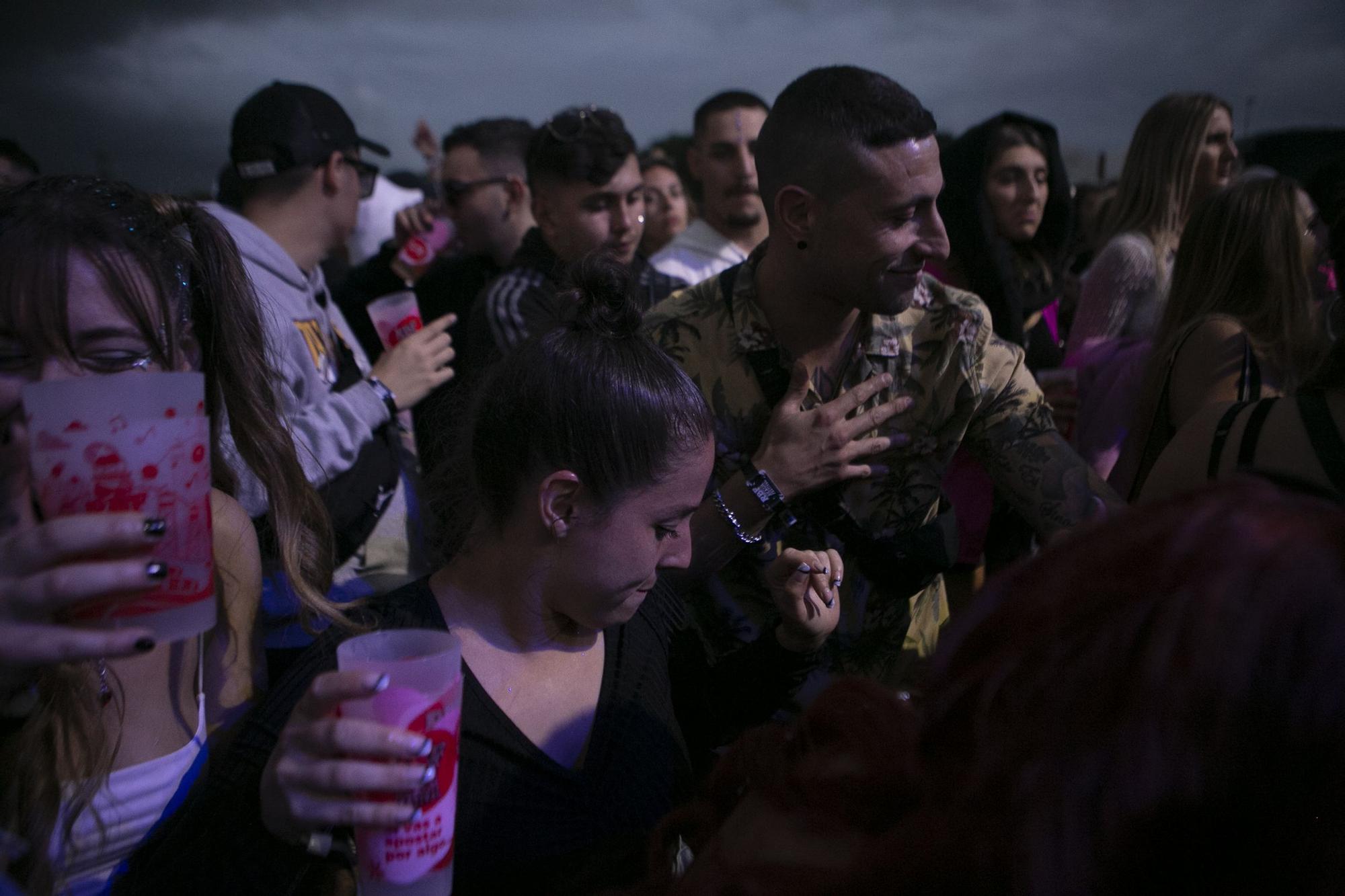 En imágenes: así fue el primer día del Reggaeton Beach Festival de Avilés