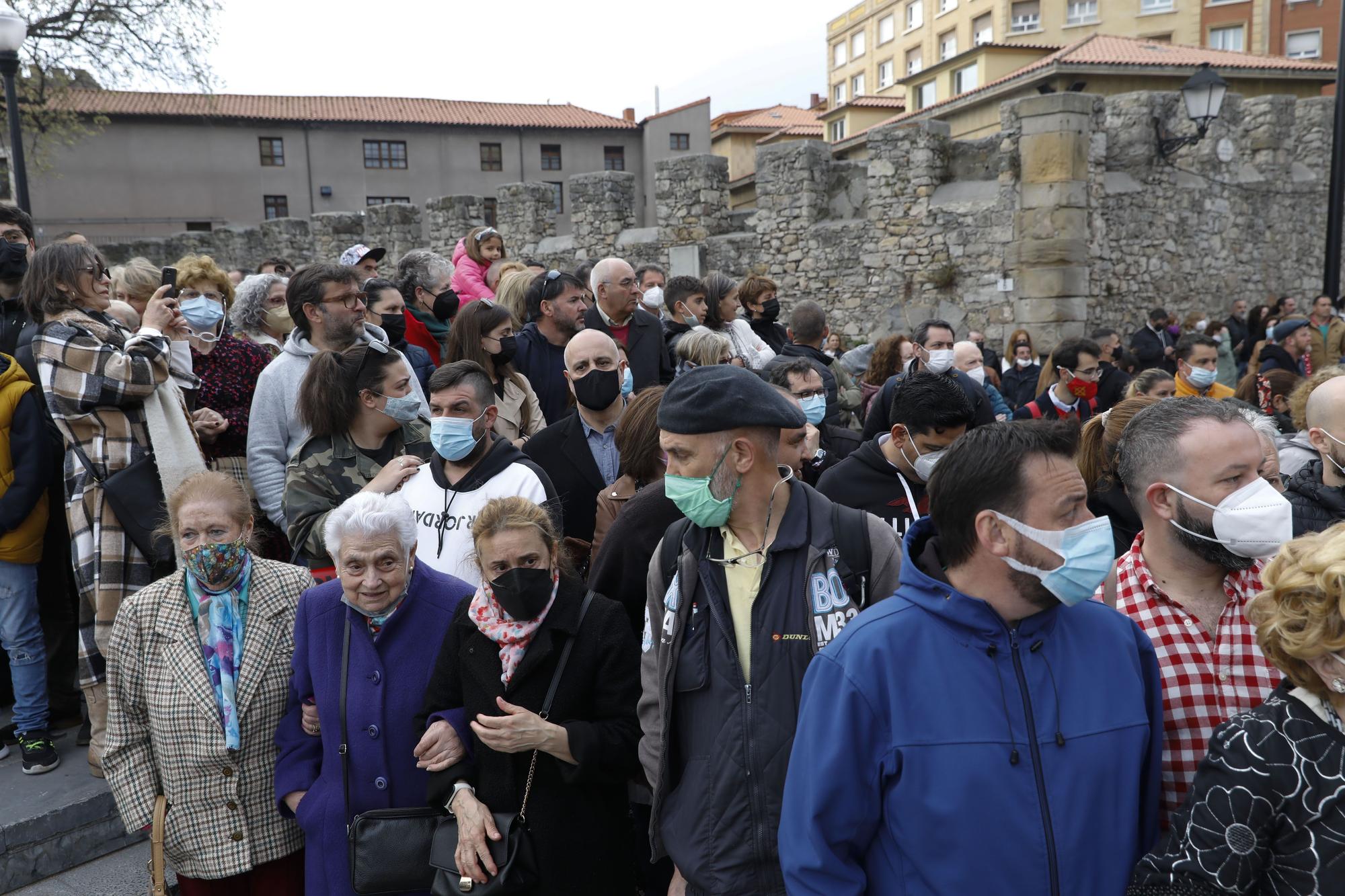 En imágenes: La procesión del Viernes Santo en Gijón