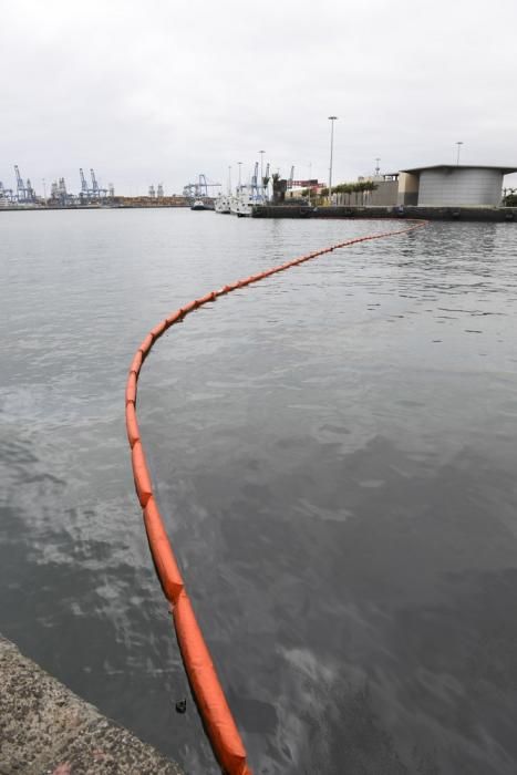 Vertido de 3.000 litros de residuos de combustibles en el Puerto de La Luz