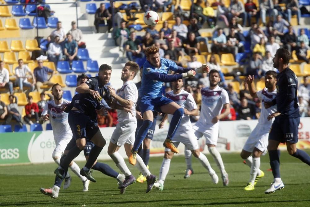 Partido entre el Ucam y el Jumilla