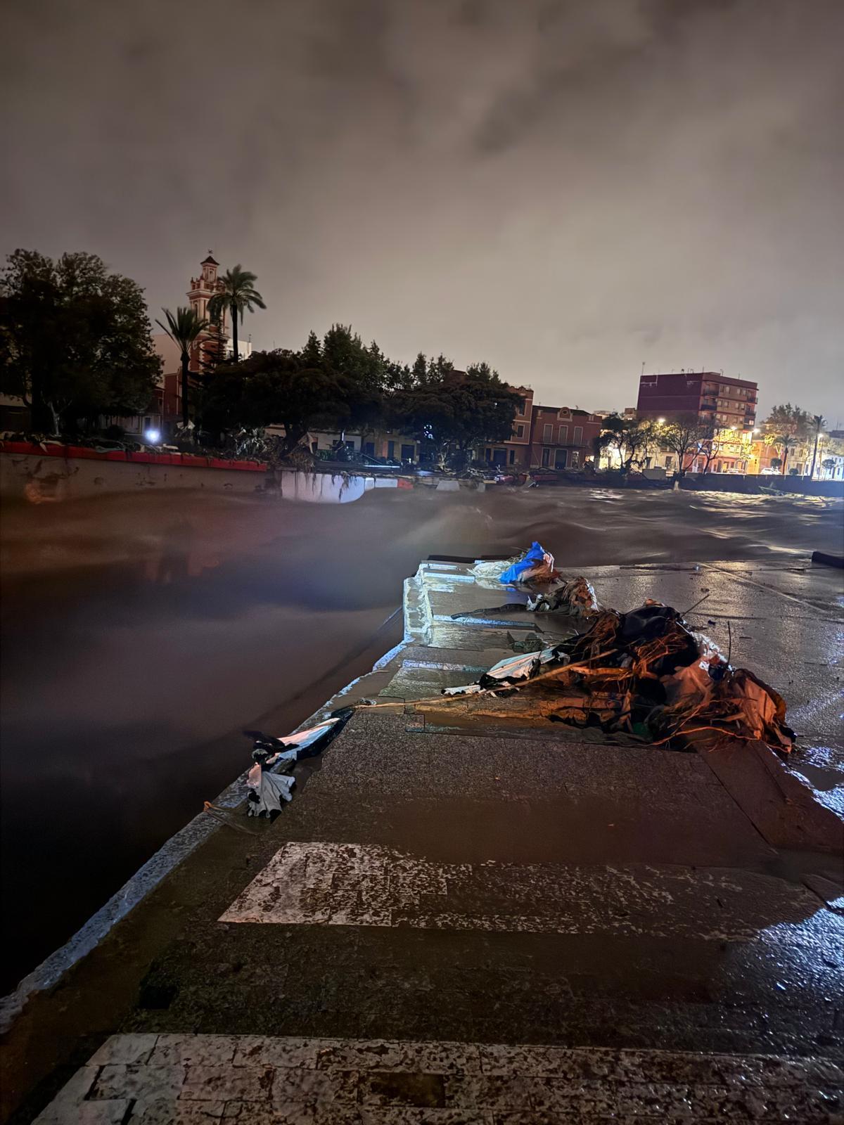 Imágenes tomadas la noche de la dana en Picanya por el agente de la Policía Local de Picanya, Carlos Parra.