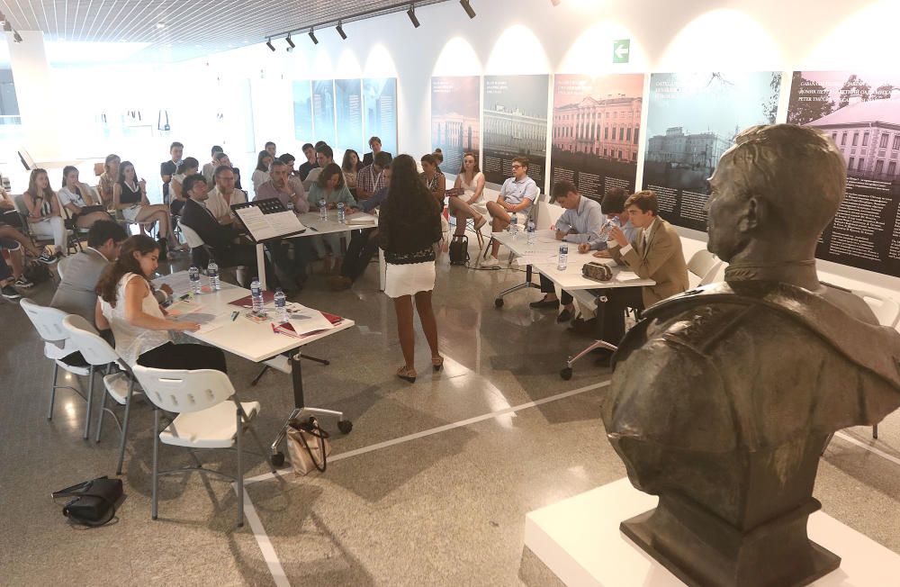 Tres alumnos del Sunny View School ganan la II edición del Torneo Municipal de Debate de Málaga