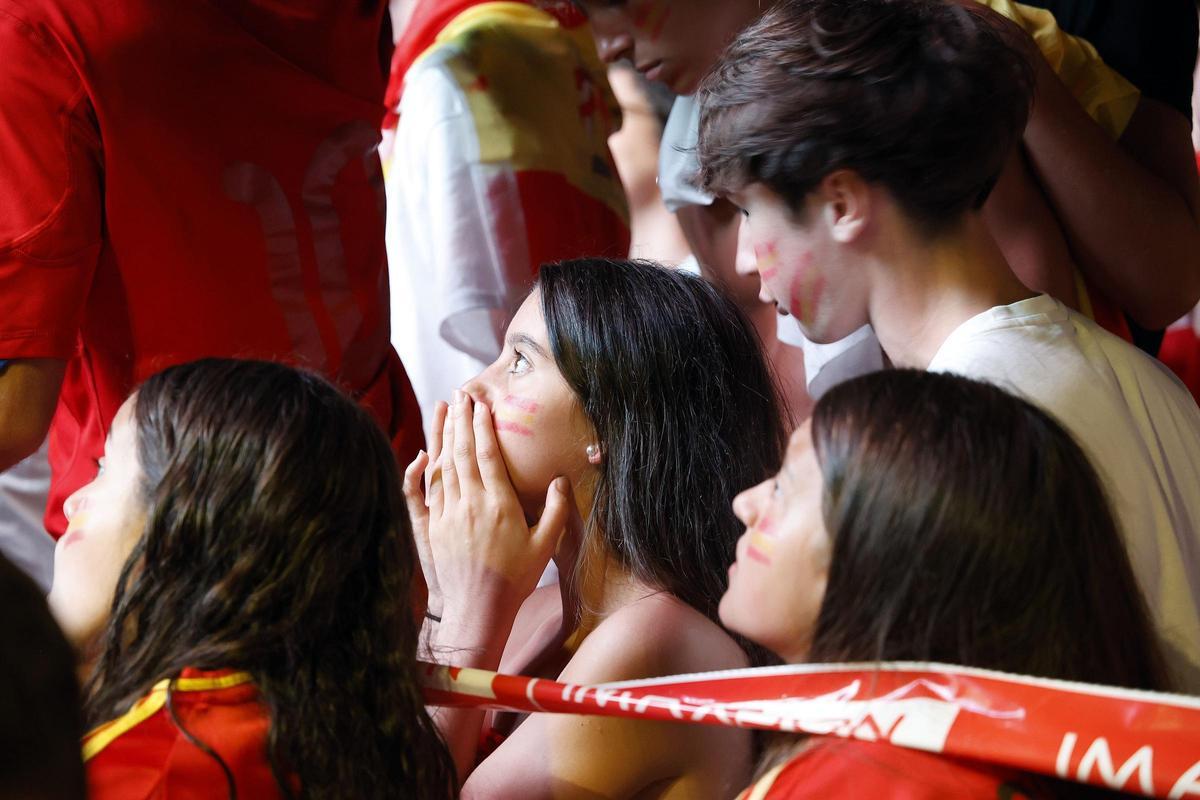 Los compostelanos vibran con La Roja