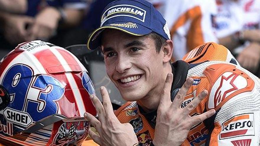 Marc Márquez celebra su victoria en Austin.