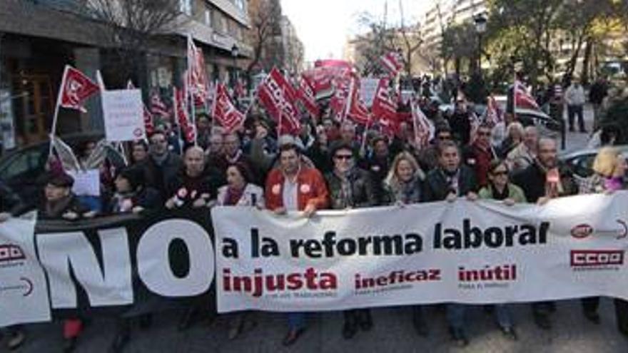 Varios miles de personas protestan en Cáceres contra la reforma laboral