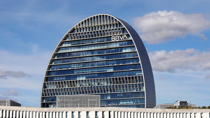 El BBVA formalitza la seva opa hostil al Banc Sabadell amb el fullet explicatiu a la CNMV