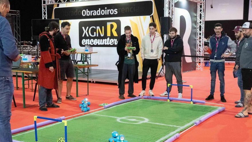 Actividades de un taller de robótica durante la fiesta informática del año pasado.