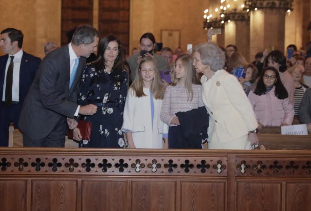 Los Reyes asisten a la misa de Pascua en la Catedral de Mallorca