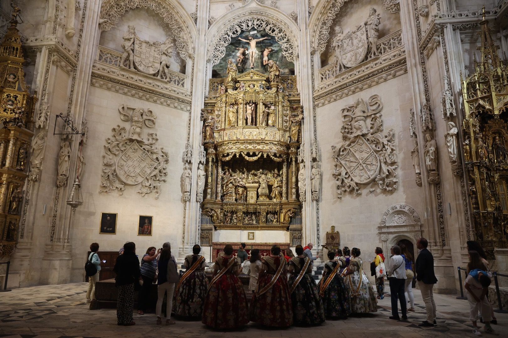 Carmen, Nerea y la corte en Burgos: Catedral, Bajada de Peñas y Ofrenda