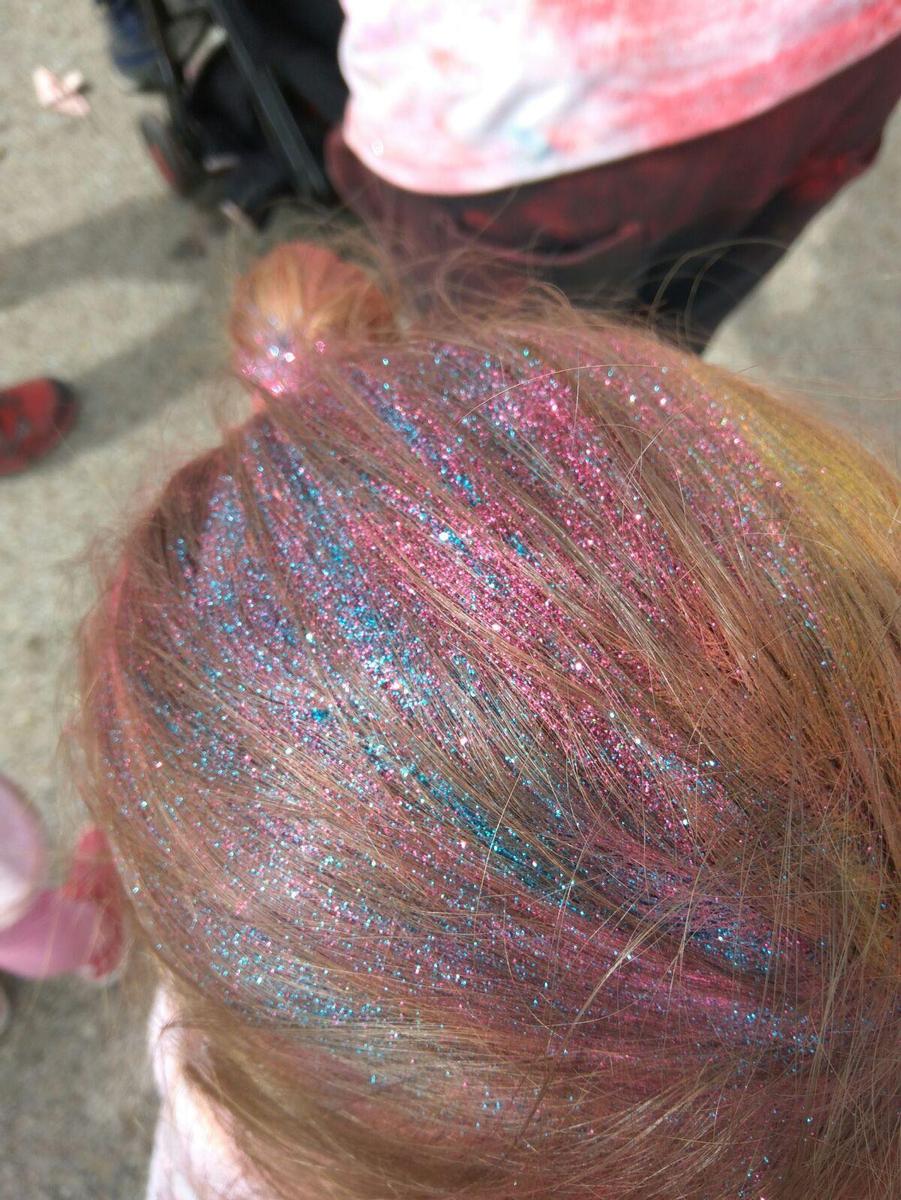 Pelo de unicornio en la Holi Life en Madrid