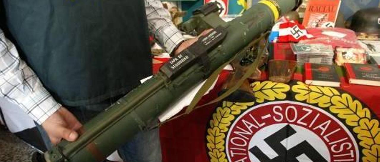 La Guardia Civil destruye las armas de un grupo nazi antes del juicio por un fallo judicial