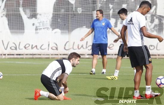 Caras largas tras perder ante el Betis