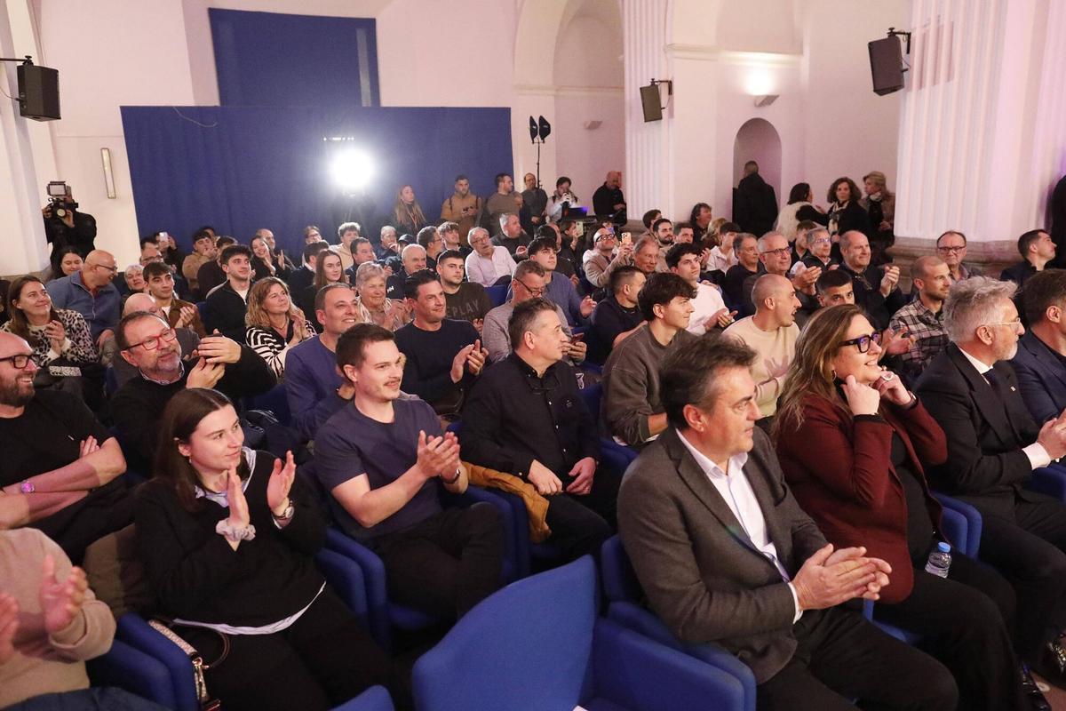 Girona. Casa Cultura. Acte electoral Joan Laporta (president del Barça FCB). Candidatura Defensem el Barça.