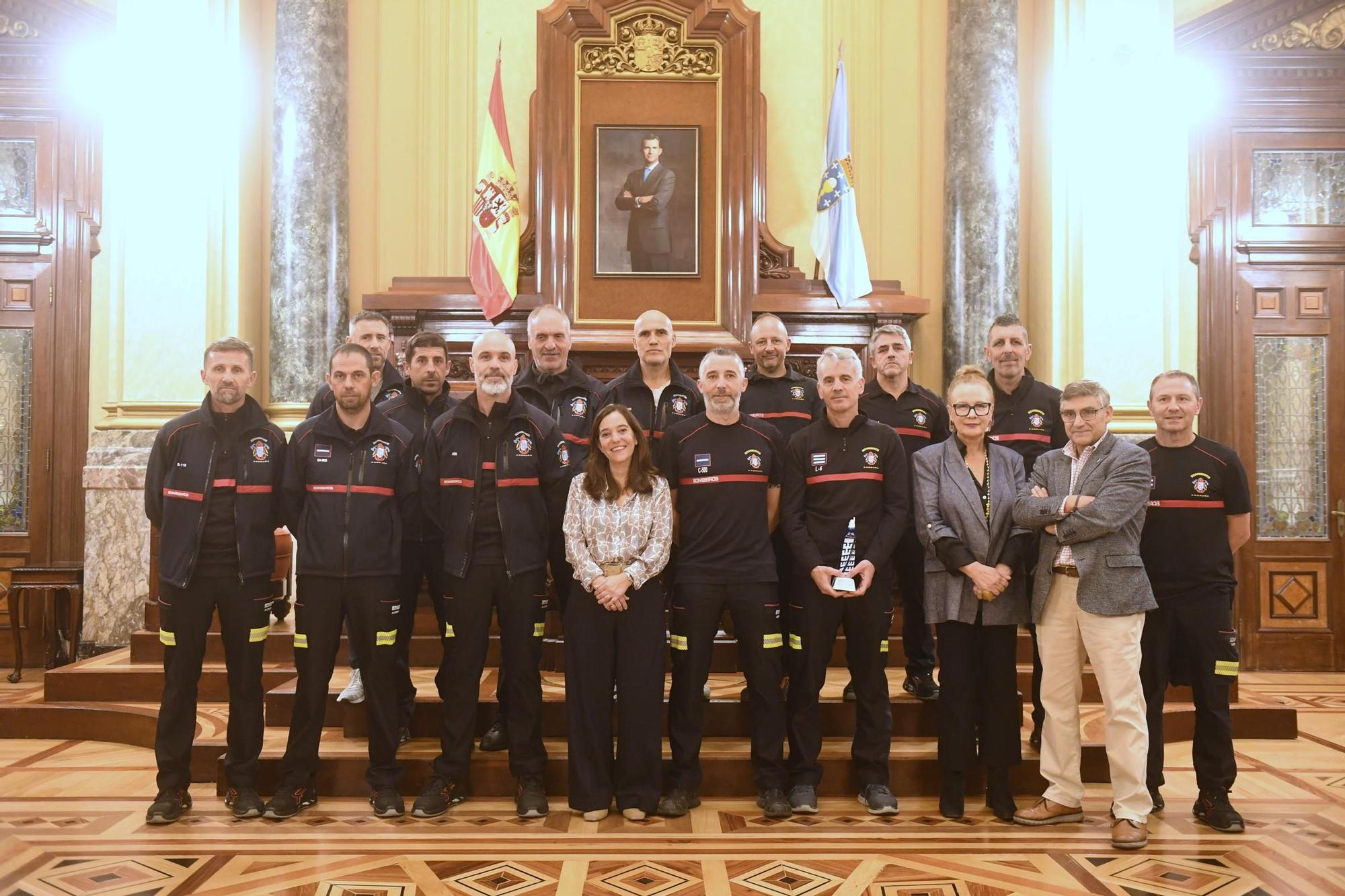 Recibimiento municipal a los bomberos de A Coruña que ayudaron en Valencia