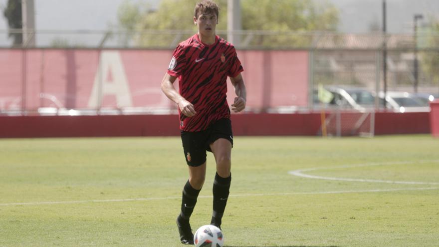 David López, central del Mallorca B, en un partido en Son Bibiloni