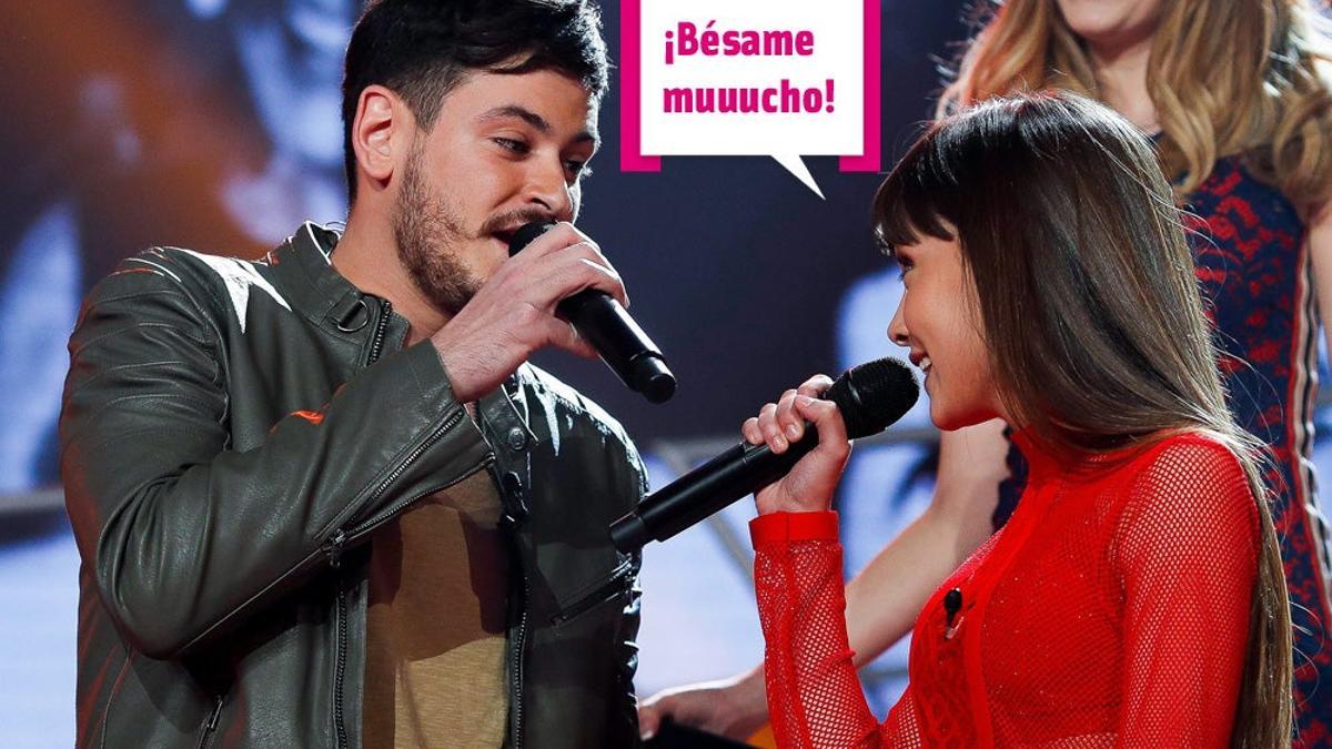 Aitana y Cepeda con bocadillo: "¡Bésame muuucho!"